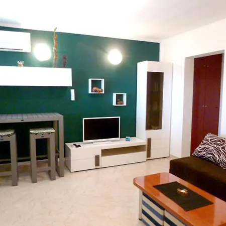 One Bedroom At 300 M Away From The With Furnished Terrace And Wifi