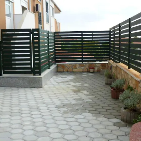 Appartamento One Bedroom At 300 M Away From The With Furnished Terrace And Wifi