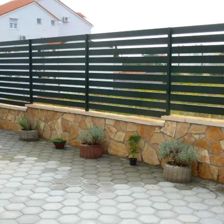 One Bedroom At 300 M Away From The With Furnished Terrace And Wifi *